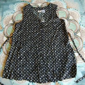 Maternity Sleeveless top floral black size L